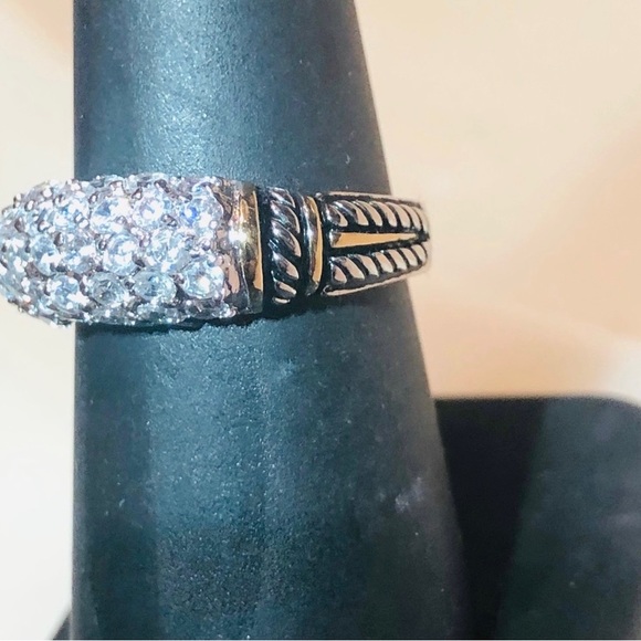 💕Beautiful White Round Cut Zircon Cluster Set Stones & Silver Rope Style Band. - Picture 4 of 11